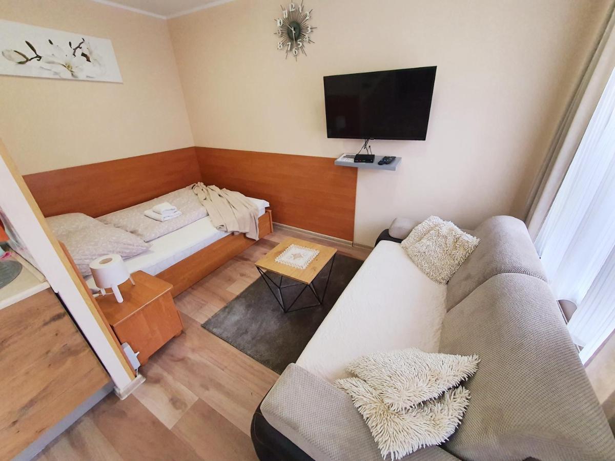 Aparthouse Apartamenty Centrum - In The City Center Near The Train Station Катовице Екстериор снимка