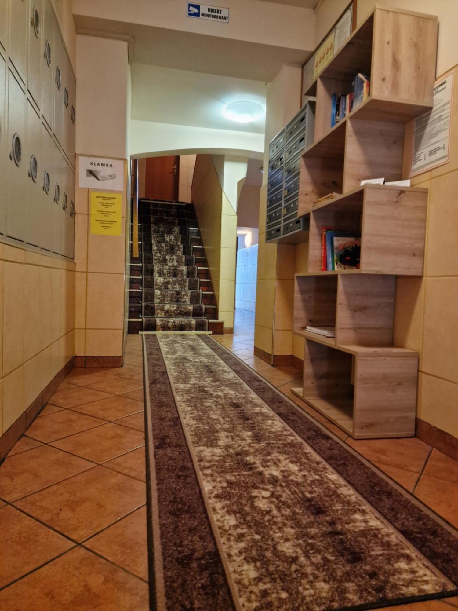Aparthouse Apartamenty Centrum - In The City Center Near The Train Station Катовице Екстериор снимка