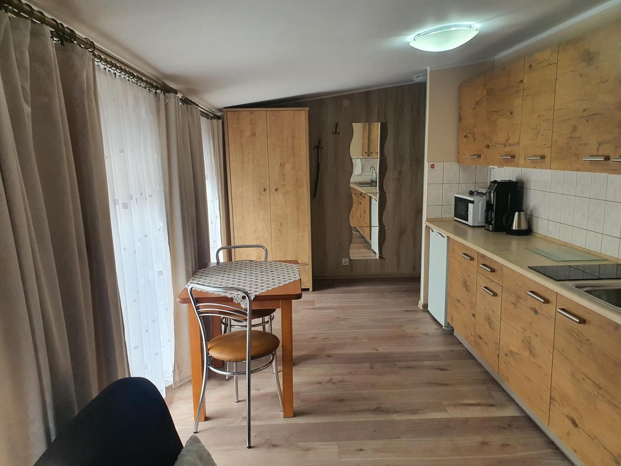 Aparthouse Apartamenty Centrum - In The City Center Near The Train Station Катовице Стая снимка