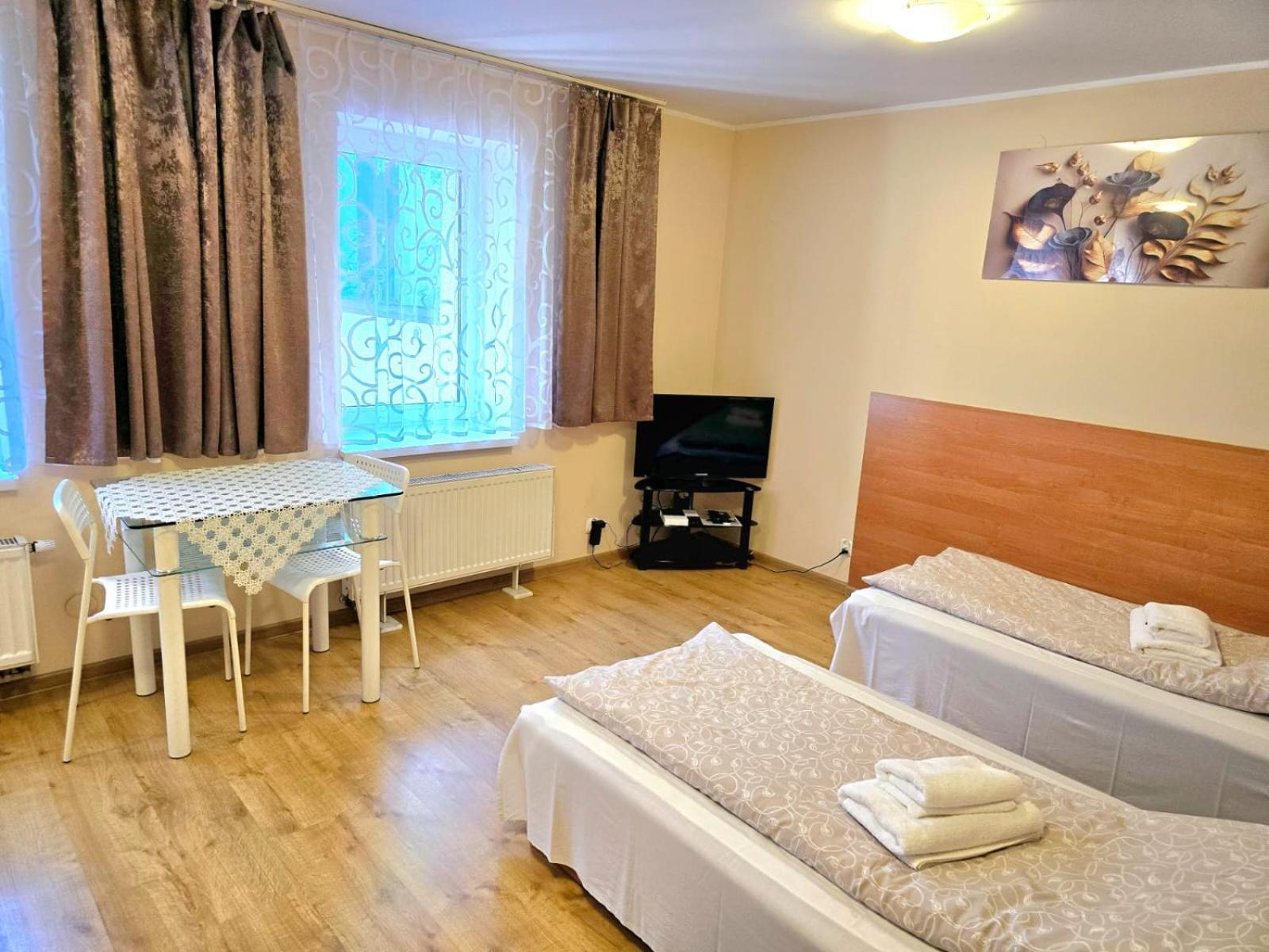 Aparthouse Apartamenty Centrum - In The City Center Near The Train Station Катовице Екстериор снимка