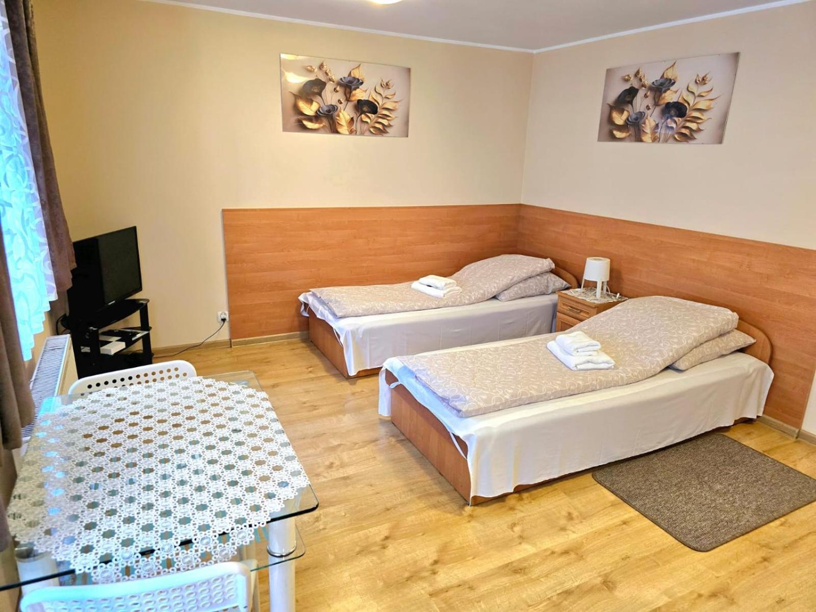 Aparthouse Apartamenty Centrum - In The City Center Near The Train Station Катовице Екстериор снимка