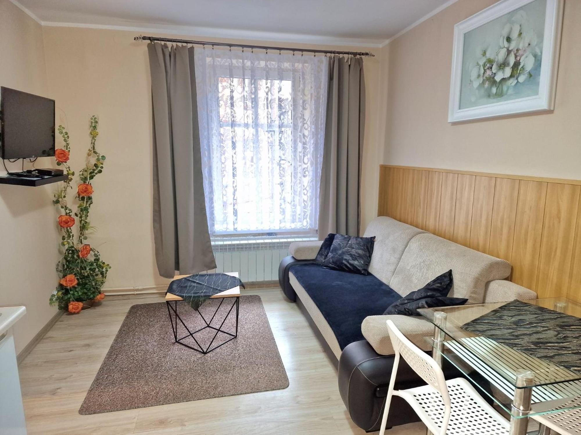 Aparthouse Apartamenty Centrum - In The City Center Near The Train Station Катовице Екстериор снимка
