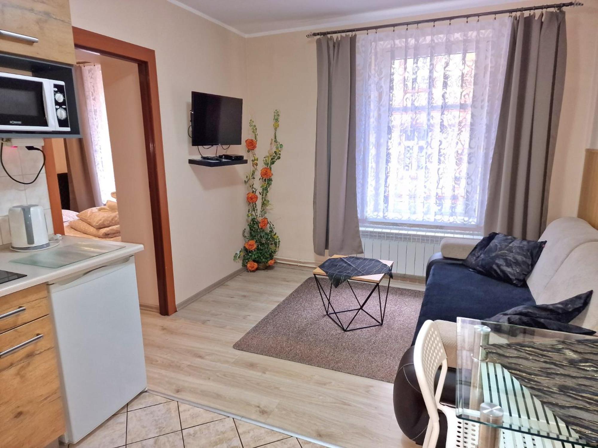 Aparthouse Apartamenty Centrum - In The City Center Near The Train Station Катовице Екстериор снимка