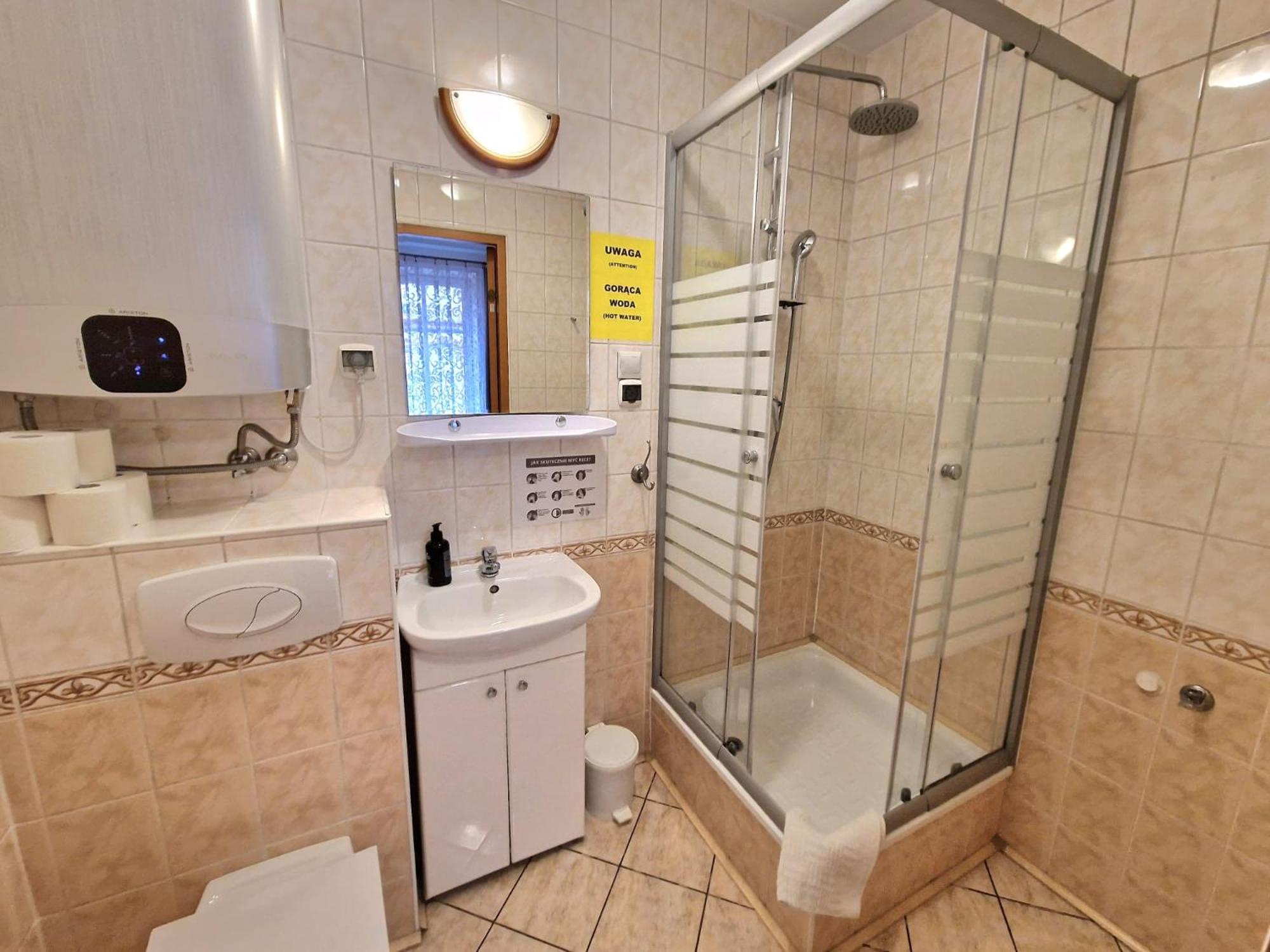 Aparthouse Apartamenty Centrum - In The City Center Near The Train Station Катовице Екстериор снимка