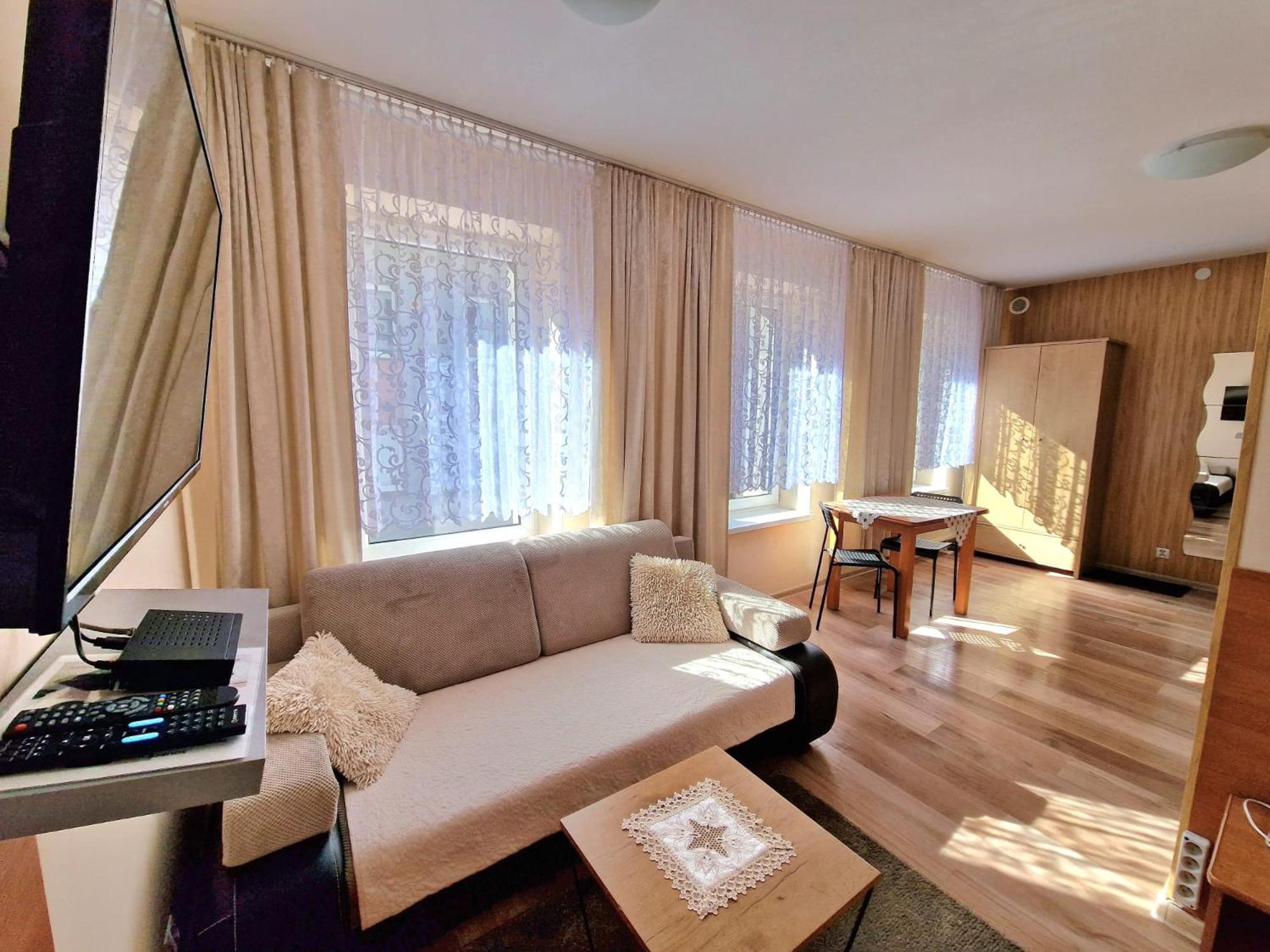 Aparthouse Apartamenty Centrum - In The City Center Near The Train Station Катовице Екстериор снимка