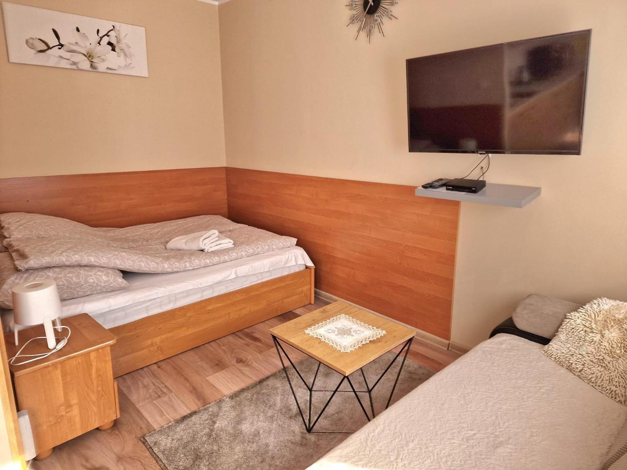 Aparthouse Apartamenty Centrum - In The City Center Near The Train Station Катовице Екстериор снимка