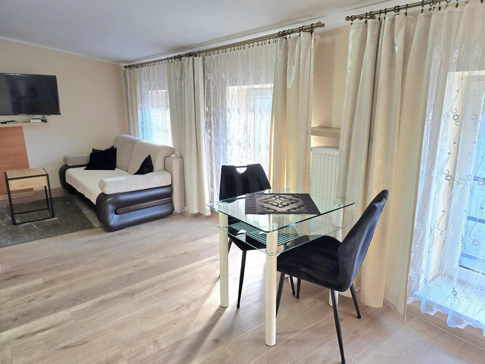 Aparthouse Apartamenty Centrum - In The City Center Near The Train Station Катовице Екстериор снимка