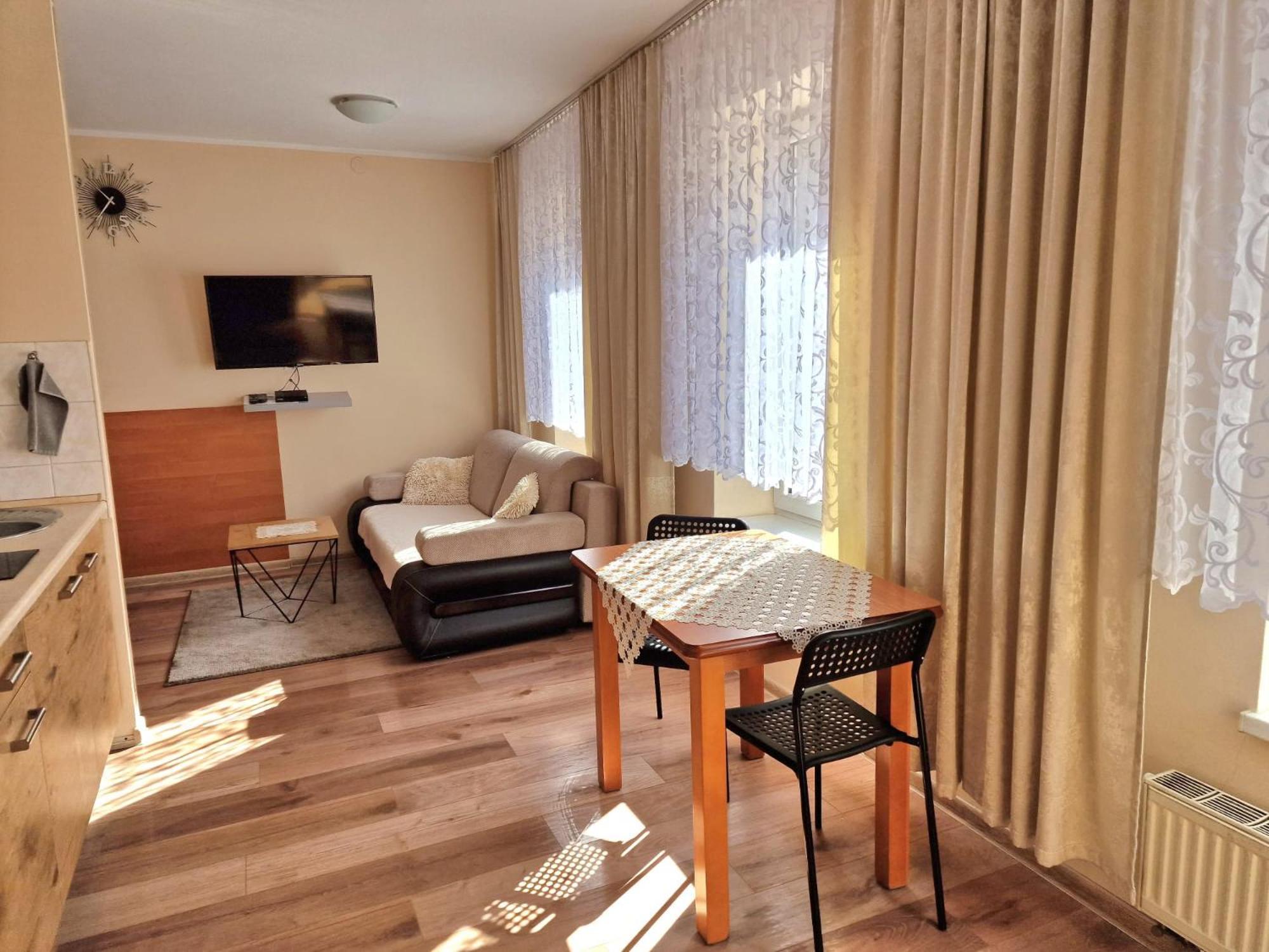 Aparthouse Apartamenty Centrum - In The City Center Near The Train Station Катовице Екстериор снимка