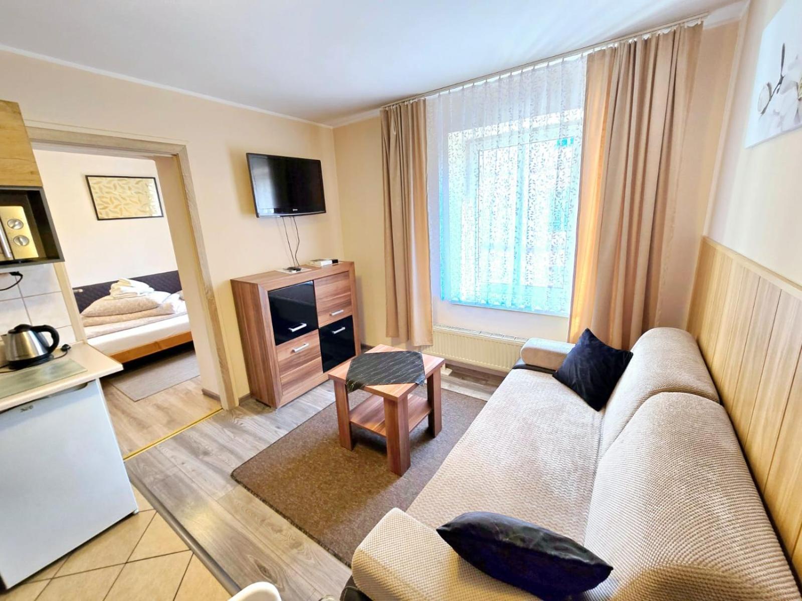 Aparthouse Apartamenty Centrum - In The City Center Near The Train Station Катовице Стая снимка