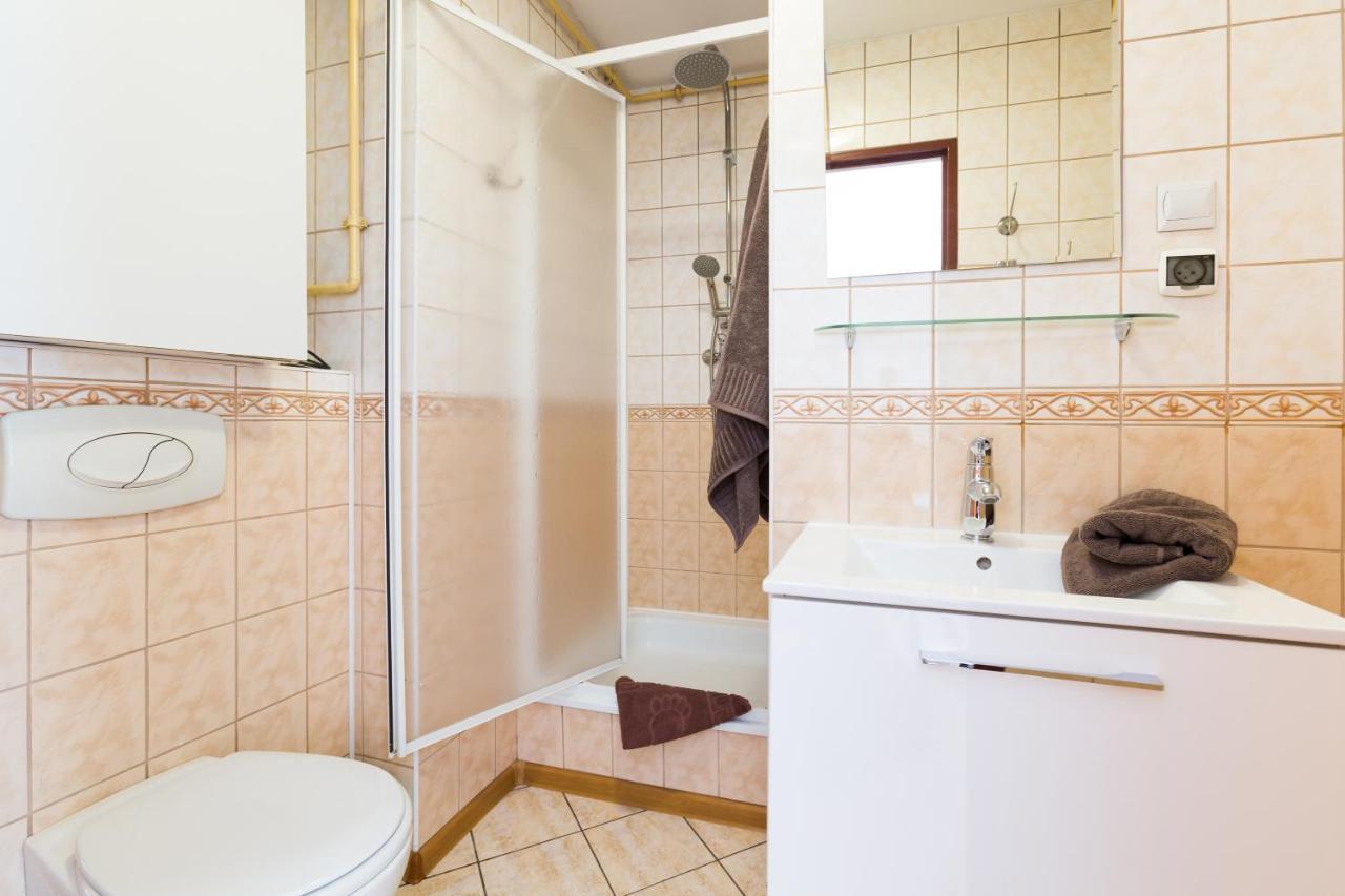 Aparthouse Apartamenty Centrum - In The City Center Near The Train Station Катовице Екстериор снимка
